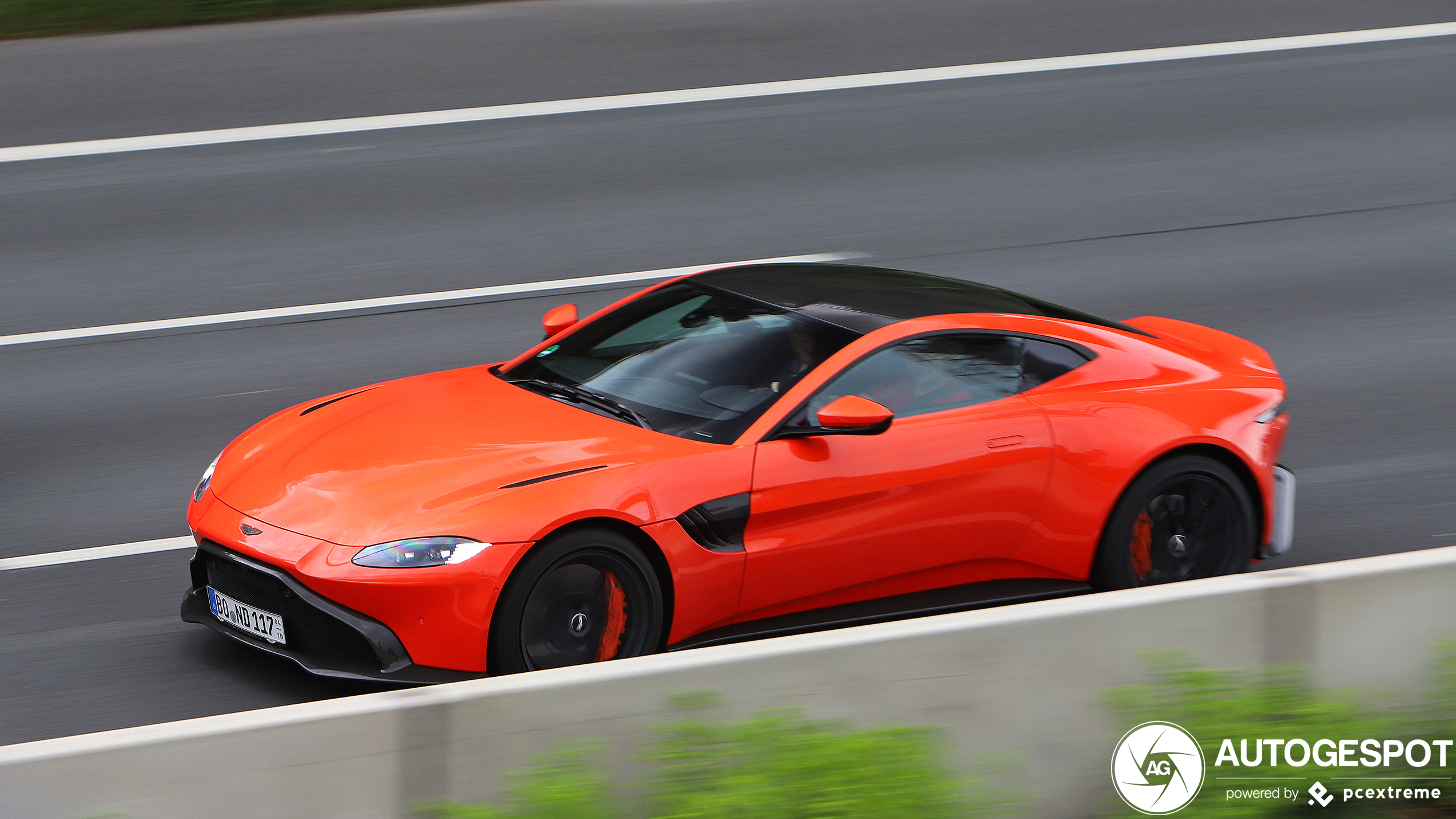 Aston Martin V8 Vantage 2018