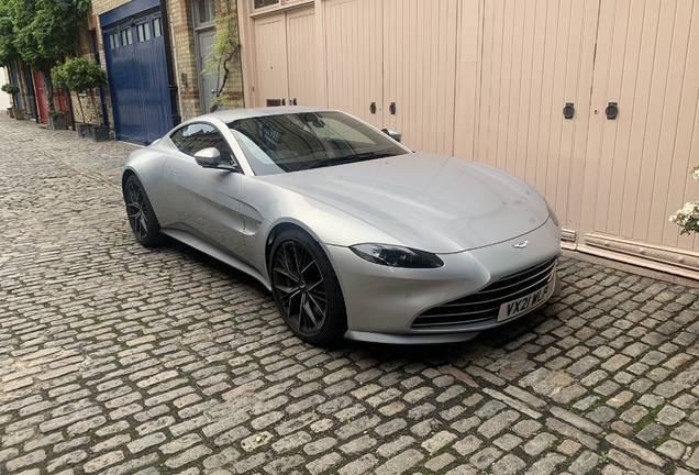 Aston Martin V8 Vantage 2018