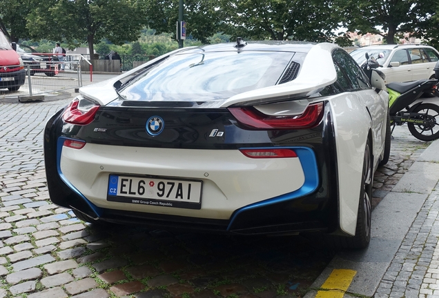 BMW i8