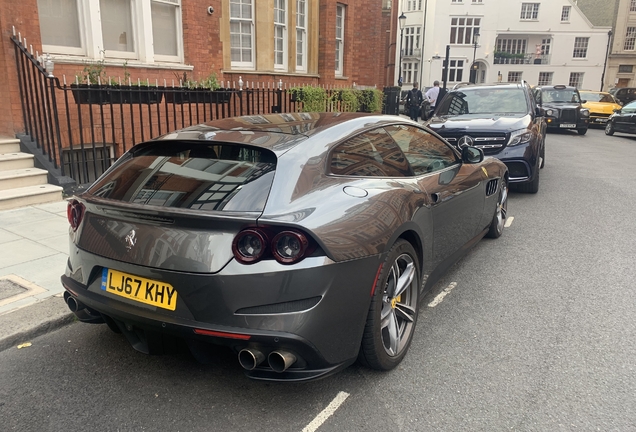 Ferrari GTC4Lusso