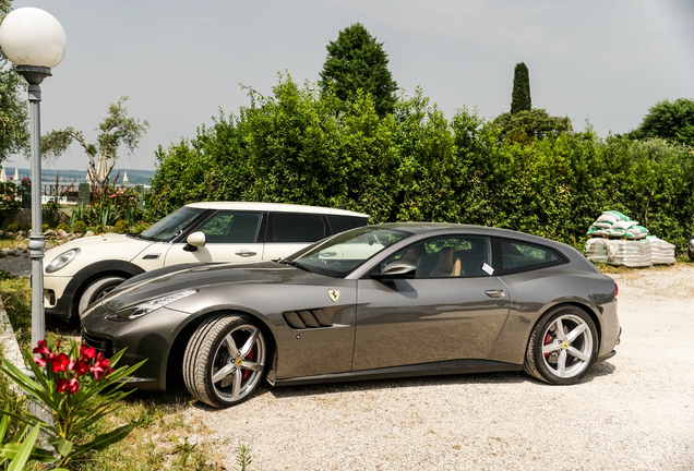 Ferrari GTC4Lusso