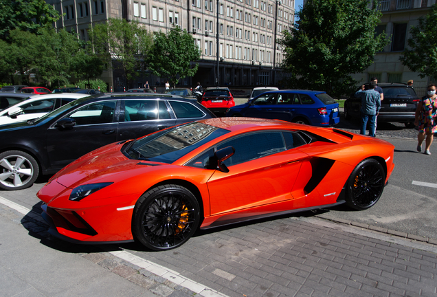 Lamborghini Aventador S LP740-4