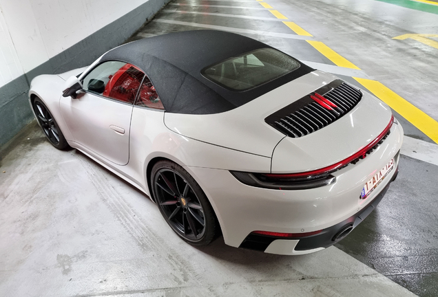 Porsche 992 Carrera 4S Cabriolet