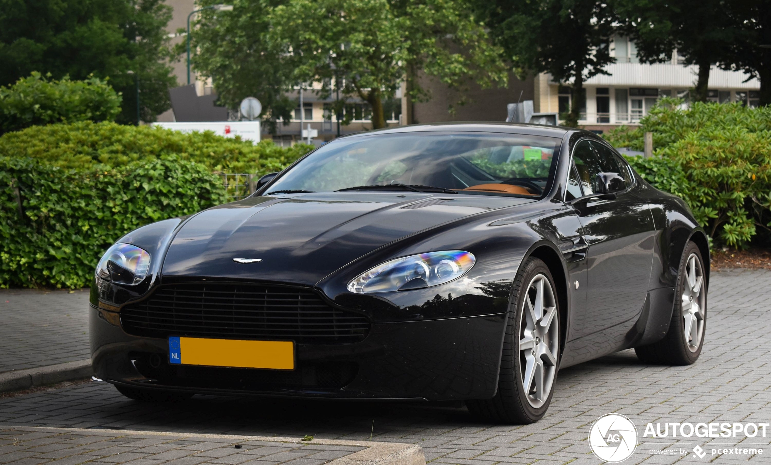 Aston Martin V8 Vantage