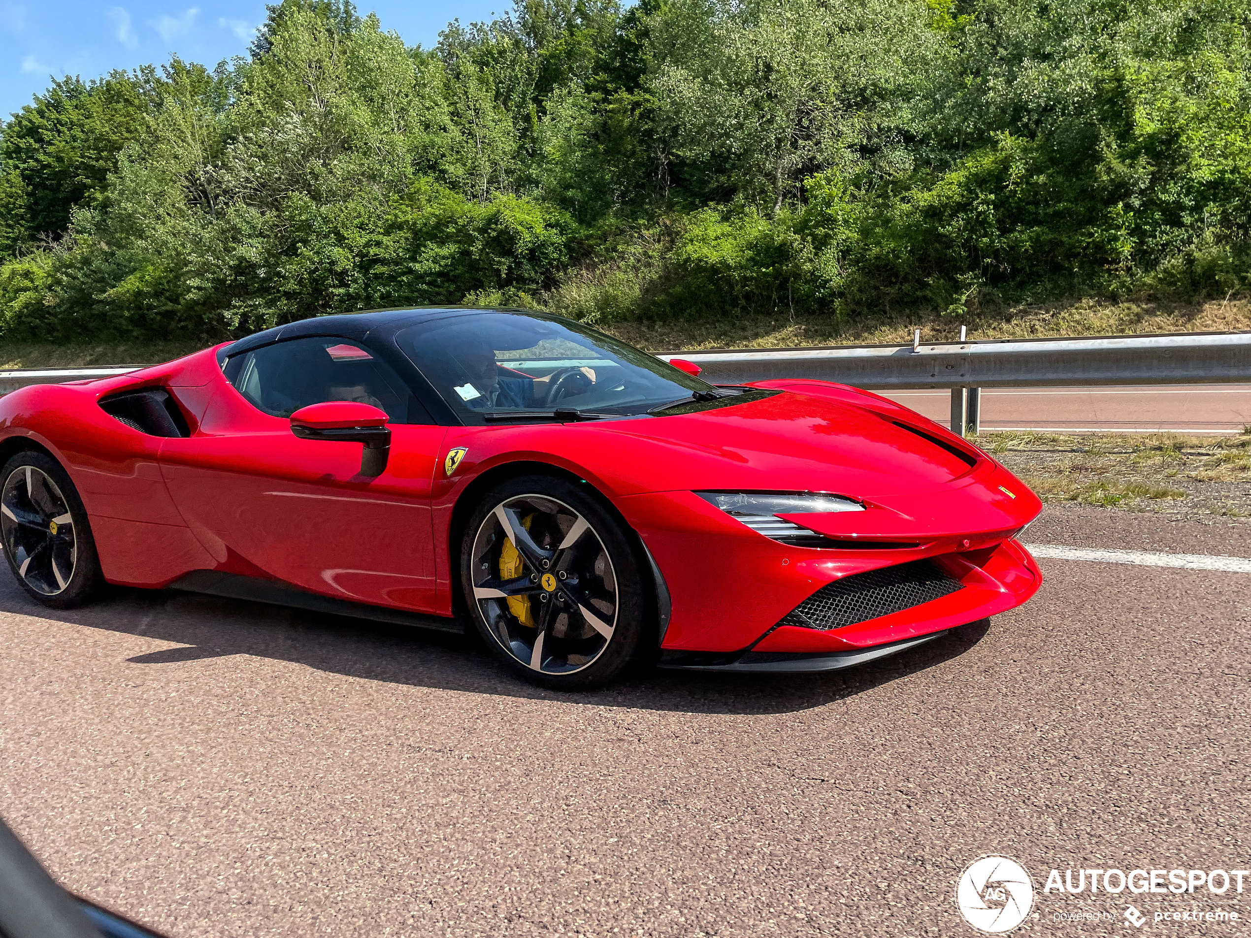 Ferrari SF90 Spider