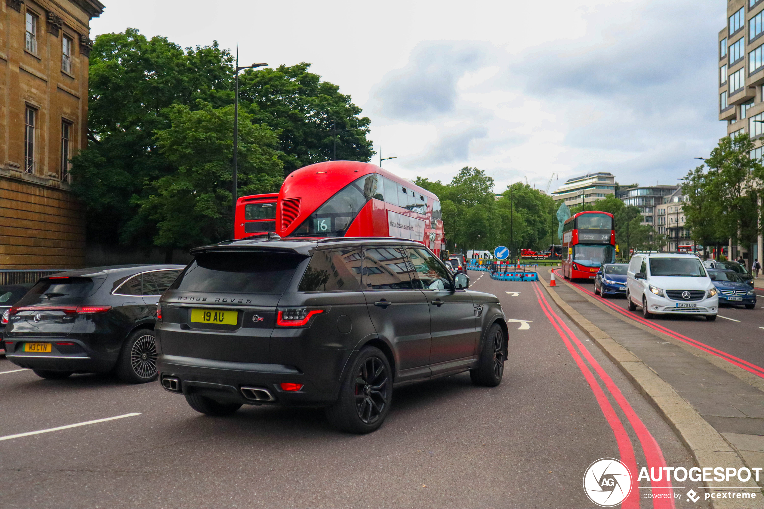 Land Rover Range Rover Sport SVR 2018 Carbon Edition