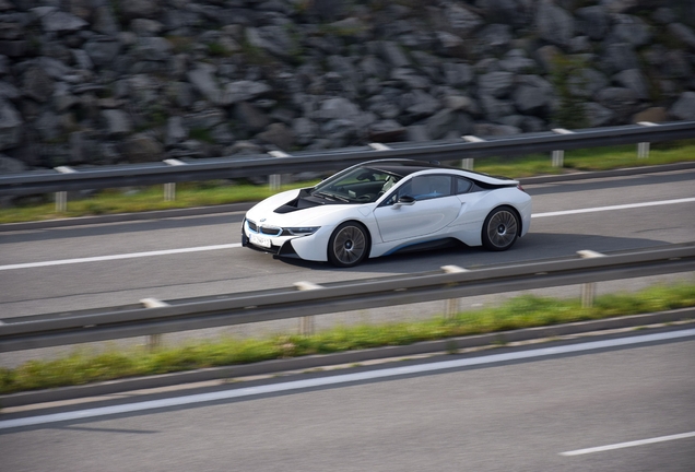 BMW i8