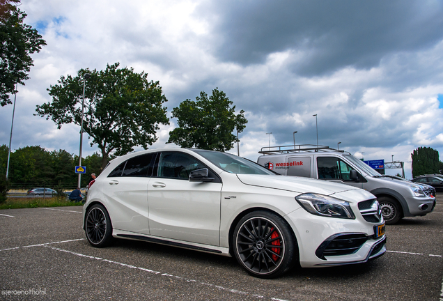 Mercedes-AMG A 45 W176 2015