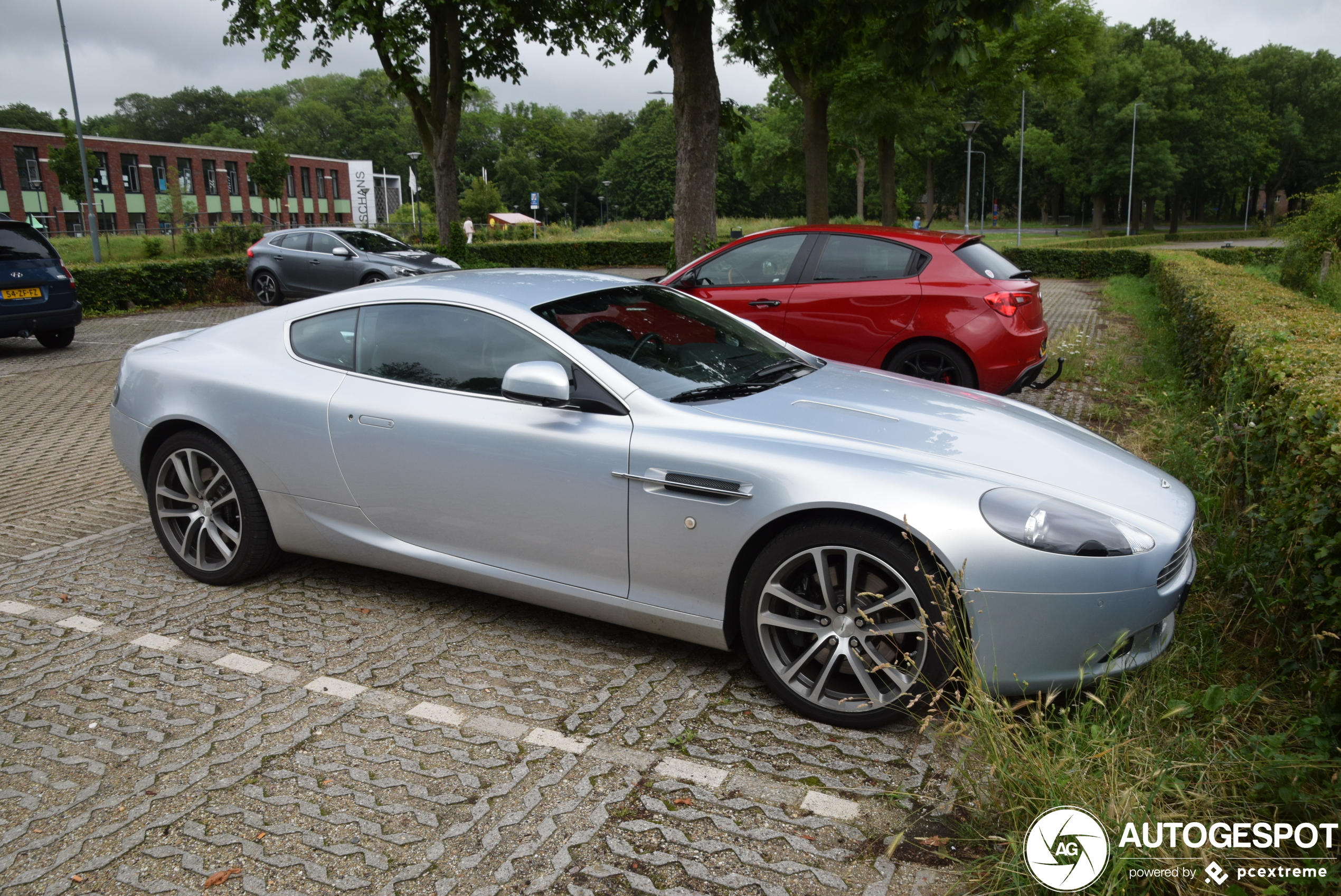 Aston Martin DB9 2010