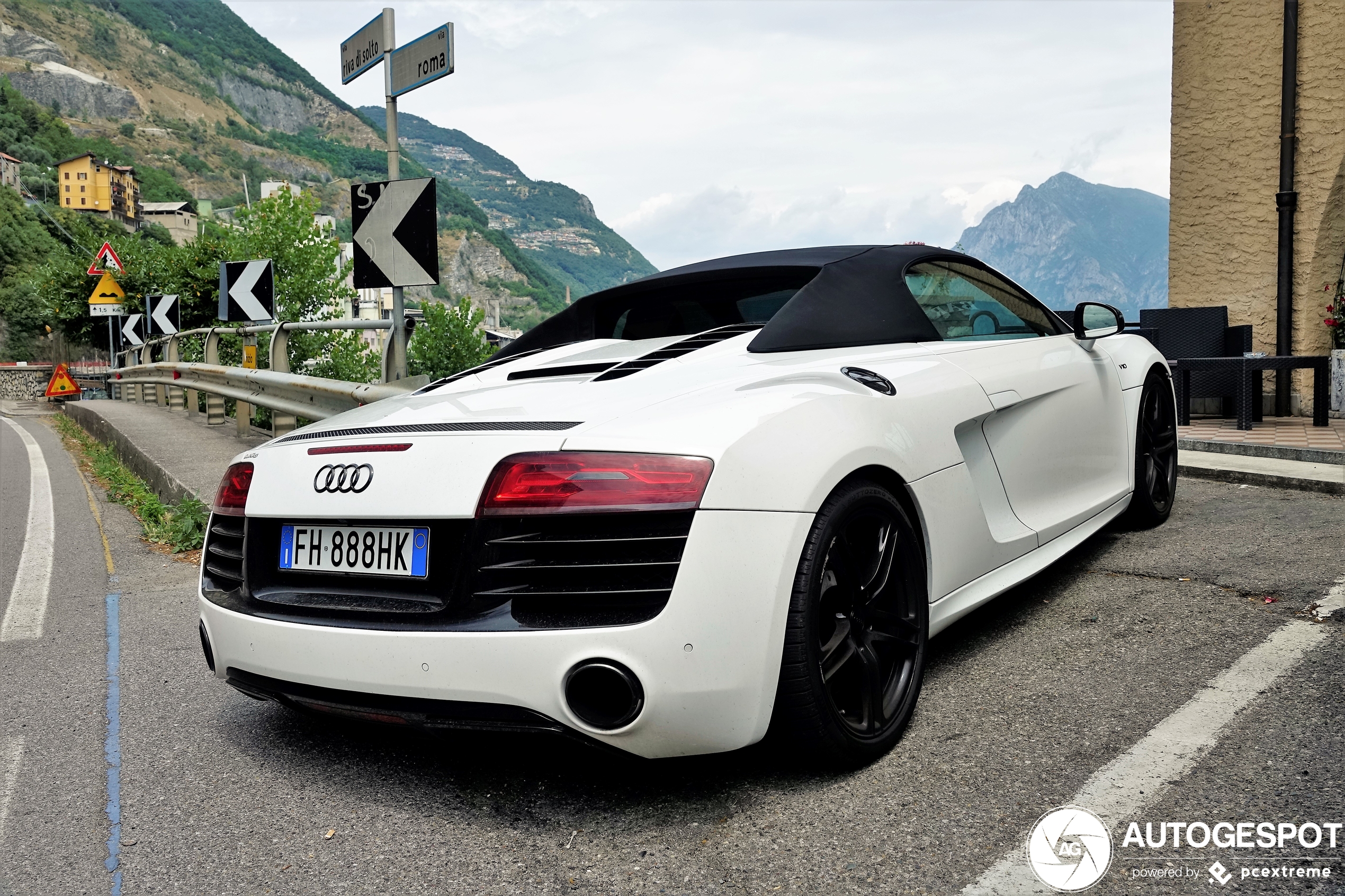 Audi R8 V10 Spyder 2013