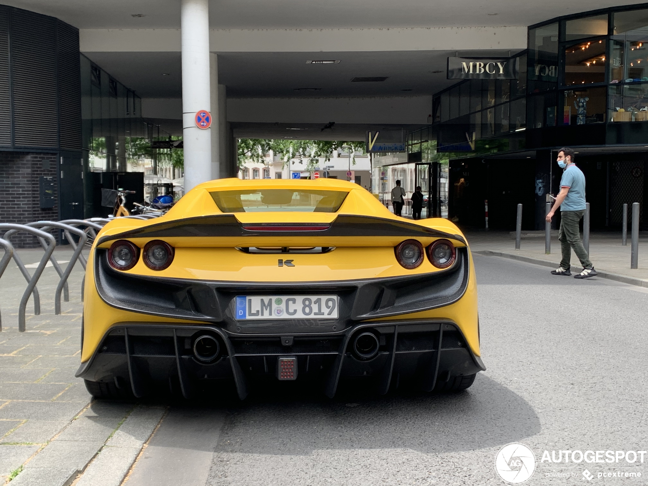 Gespot in Frankfurt: Ferrari Keyvany F8 835 Spider