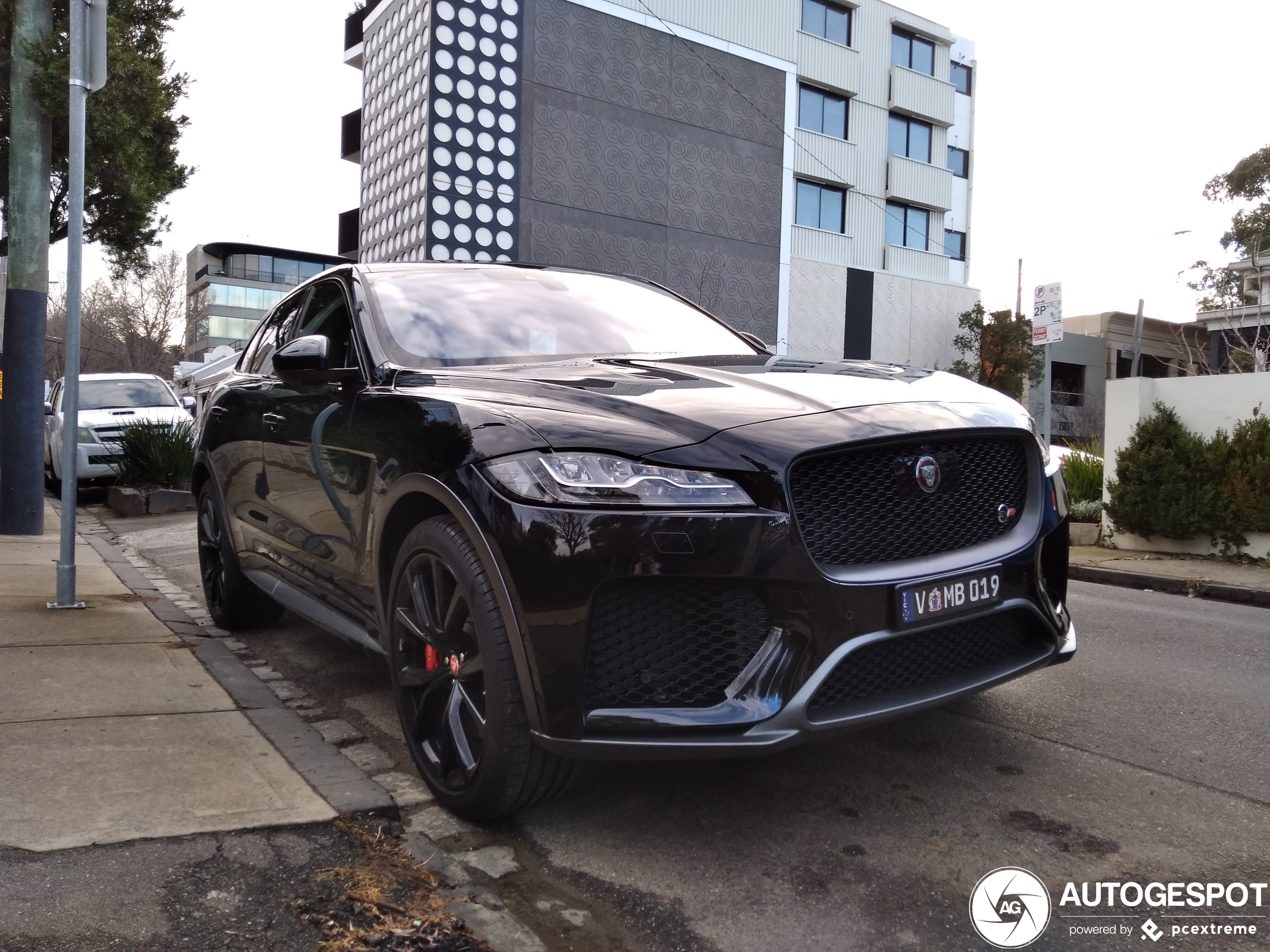 Jaguar F-PACE SVR