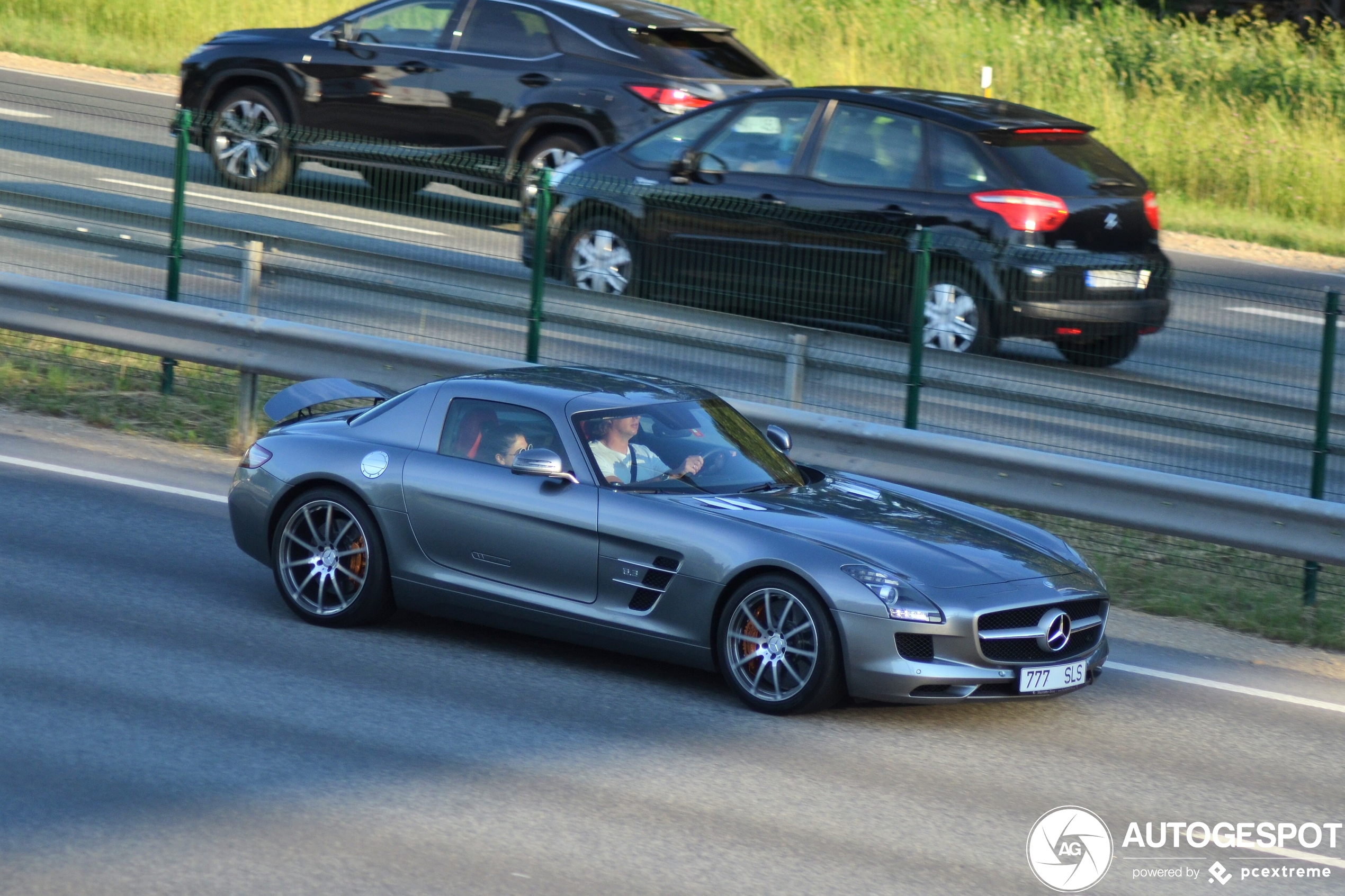 Mercedes-Benz SLS AMG