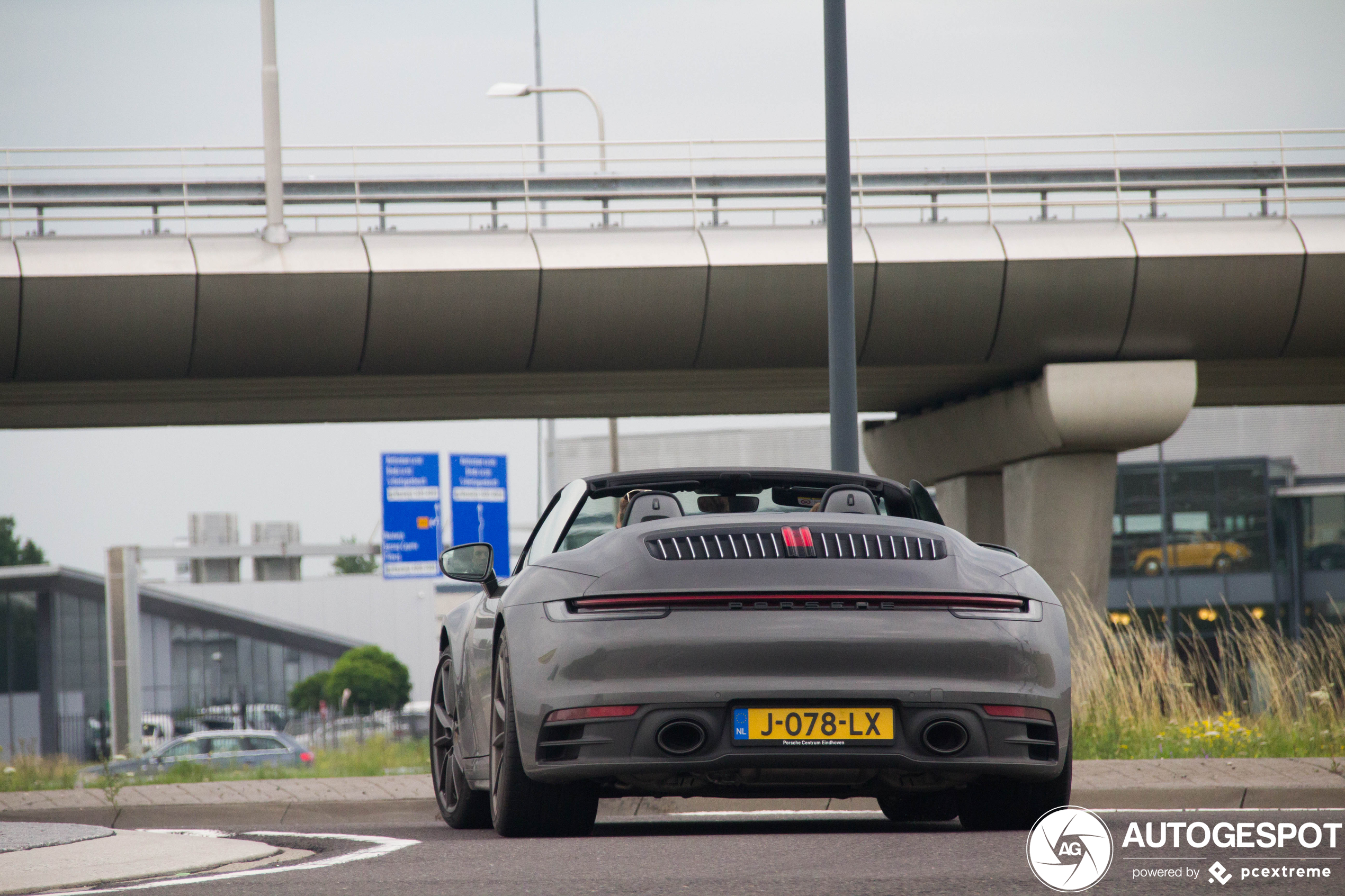 Porsche 992 Carrera 4S Cabriolet