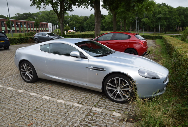 Aston Martin DB9 2010