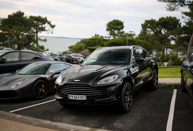 Aston Martin DBX