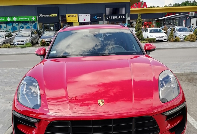 Porsche 95B Macan GTS