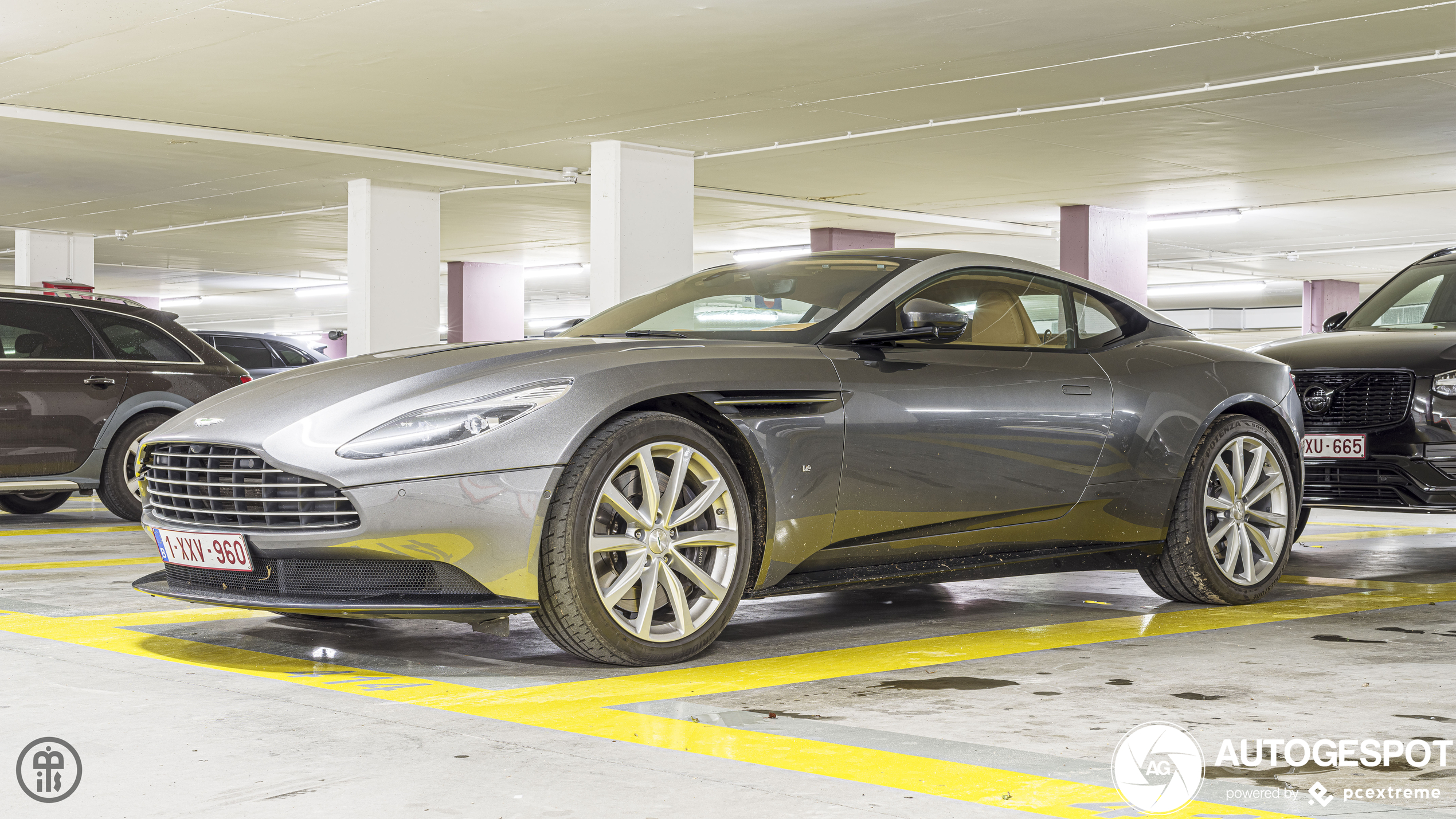 Aston Martin DB11