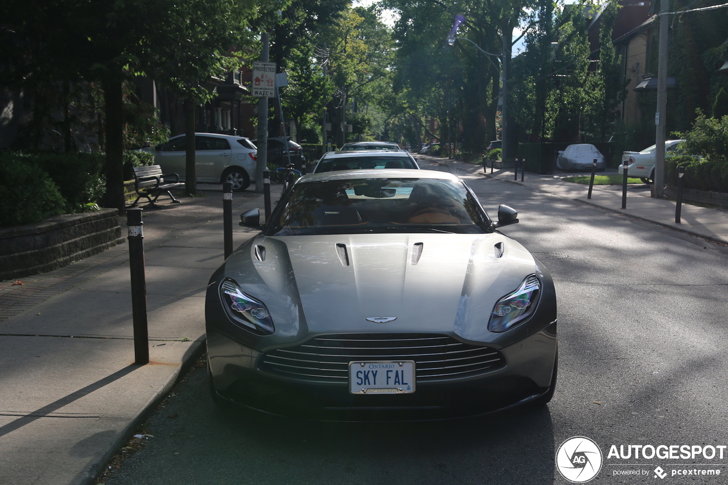 Aston Martin DB11