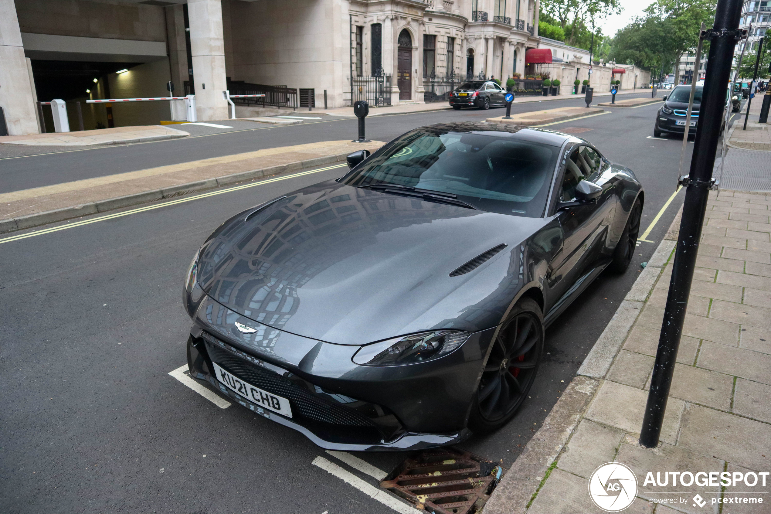 Aston Martin V8 Vantage 2018