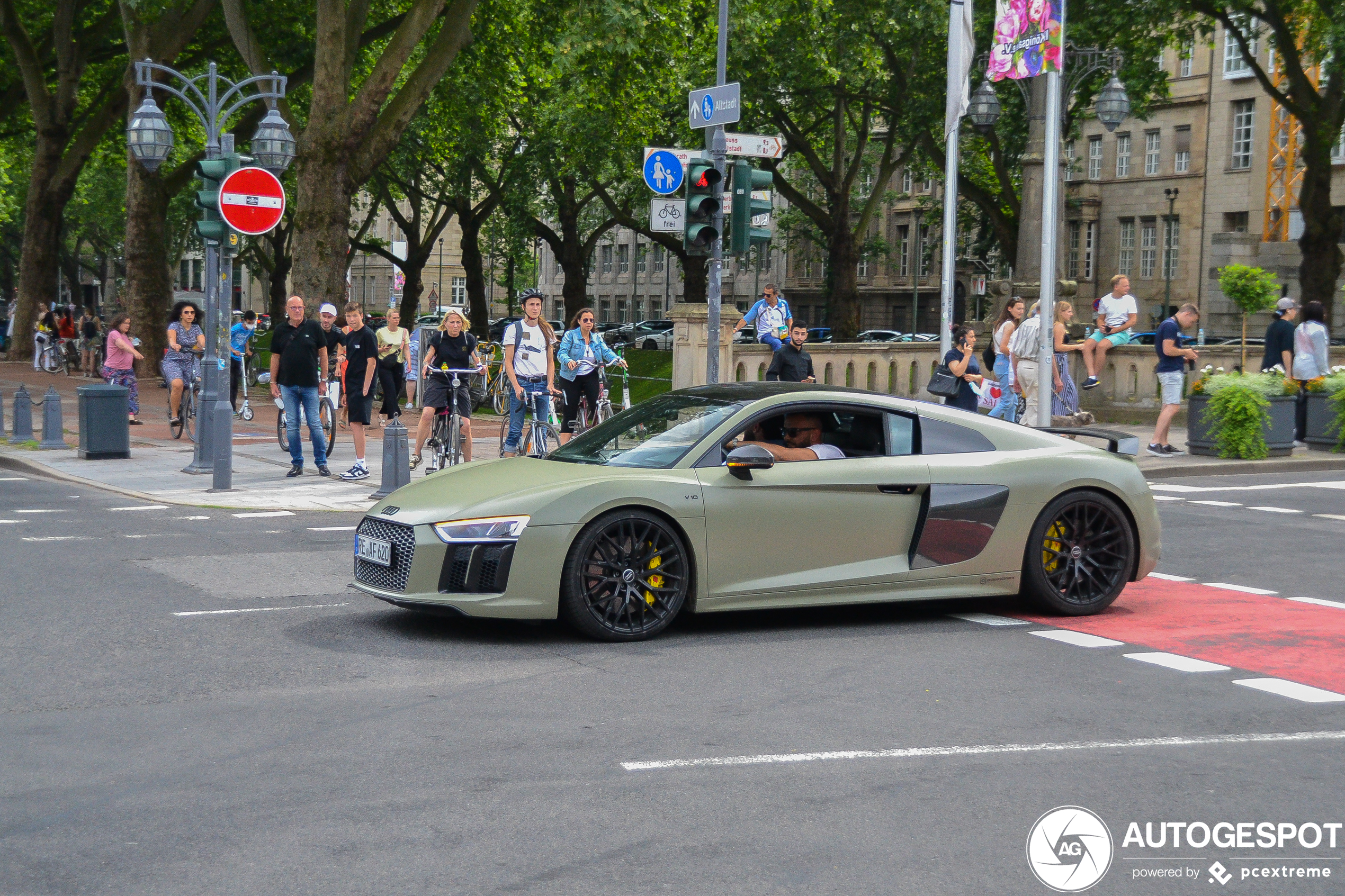 Audi R8 V10 Plus 2015