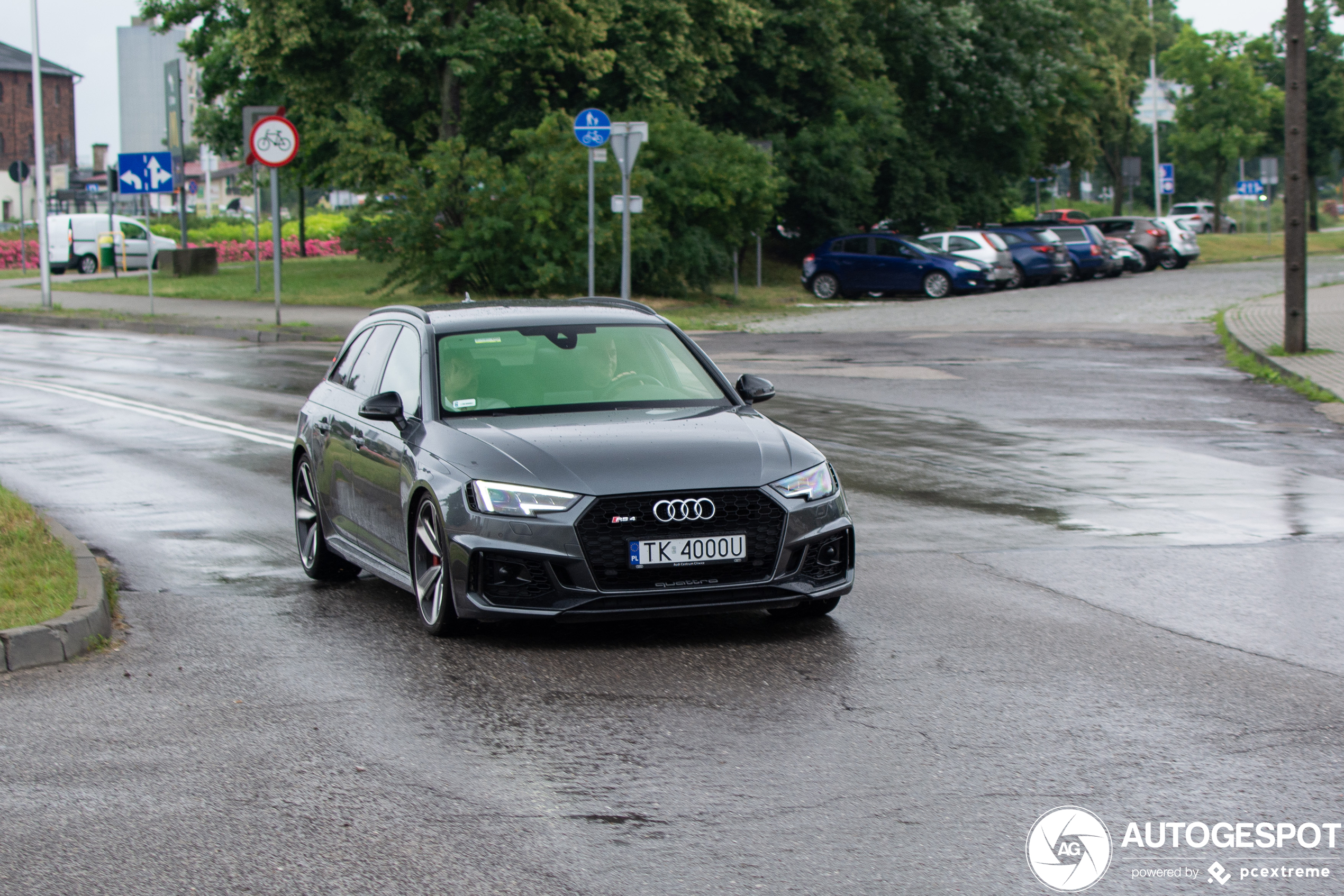 Audi RS4 Avant B9