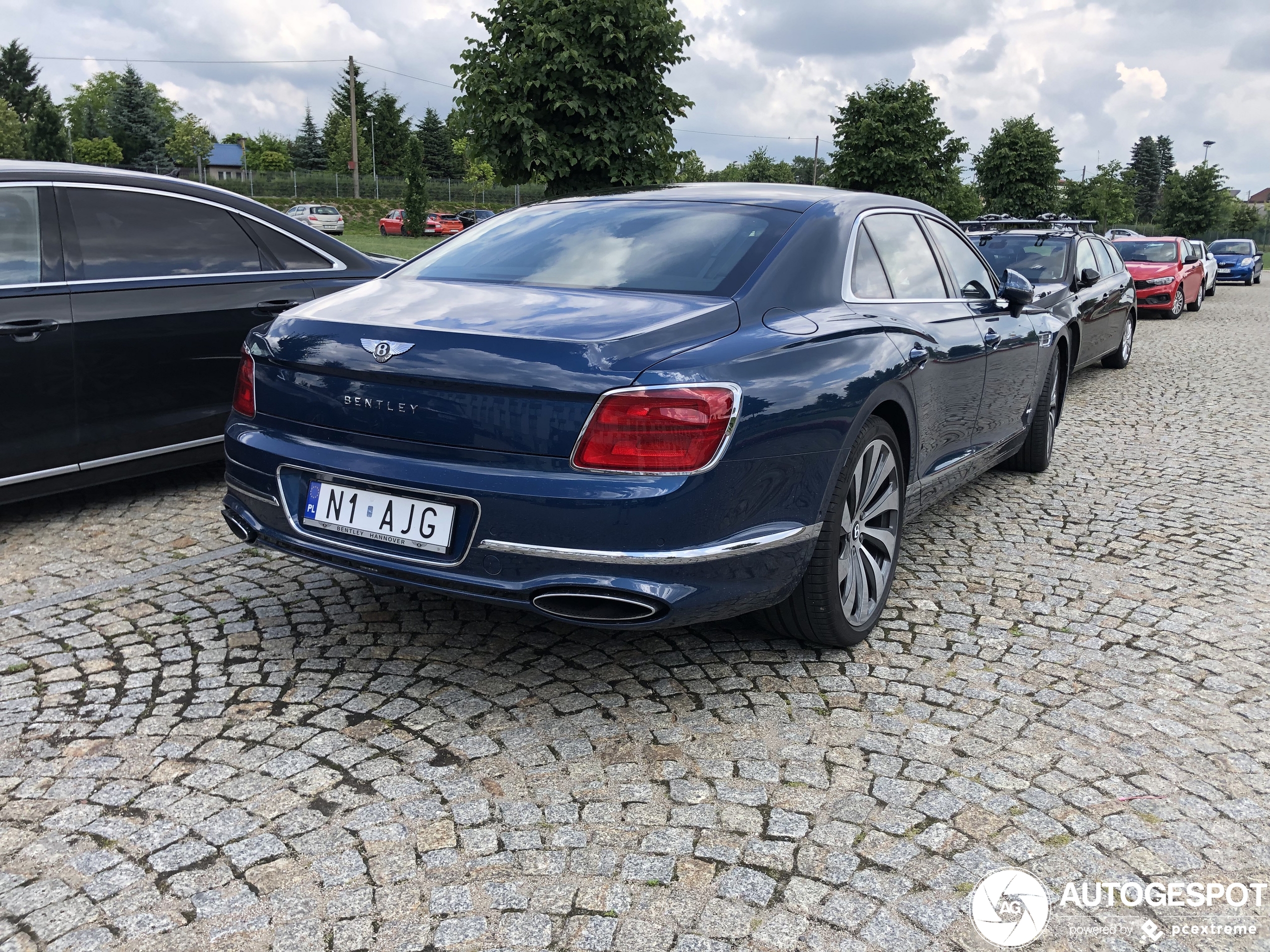 Bentley Flying Spur Ｗ12 Bentley Flying Spur W12 2022 Mulliner - 31 December 2023