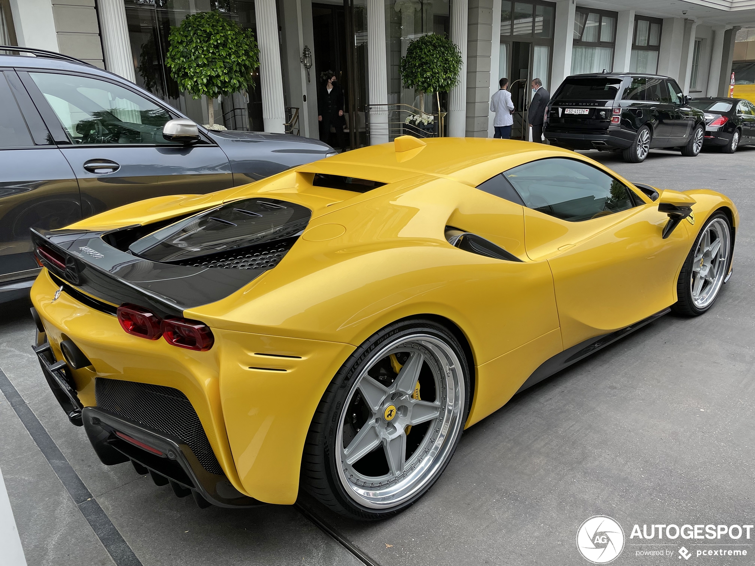 Ferrari SF90 Stradale heeft een retro look dankzij velgen