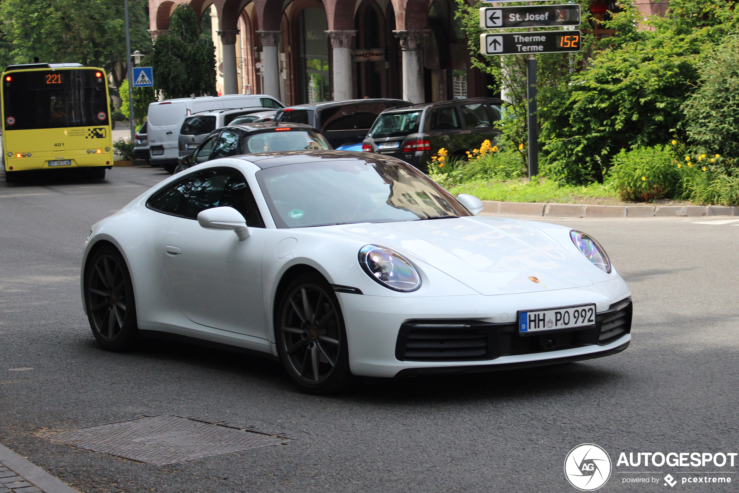 Porsche 992 Carrera 4S