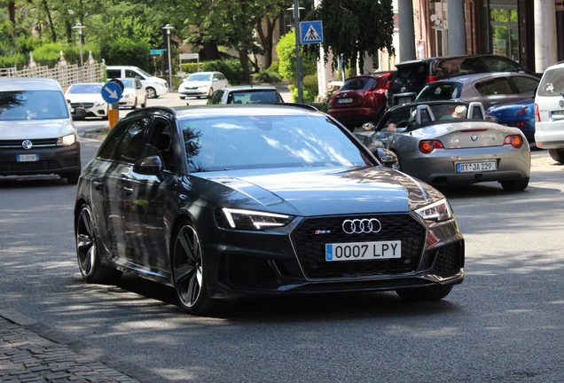 Audi RS4 Avant B9