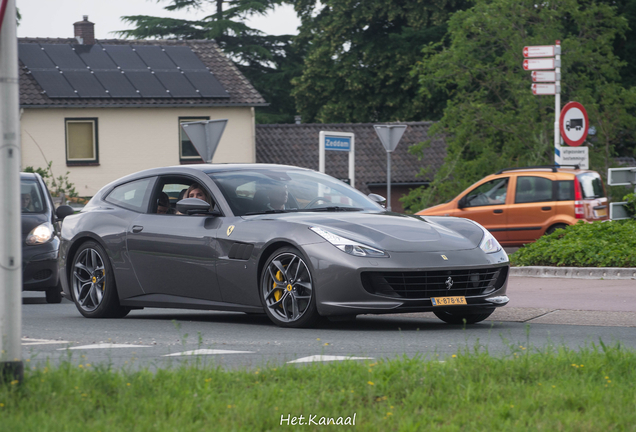 Ferrari GTC4Lusso T