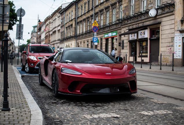 McLaren GT