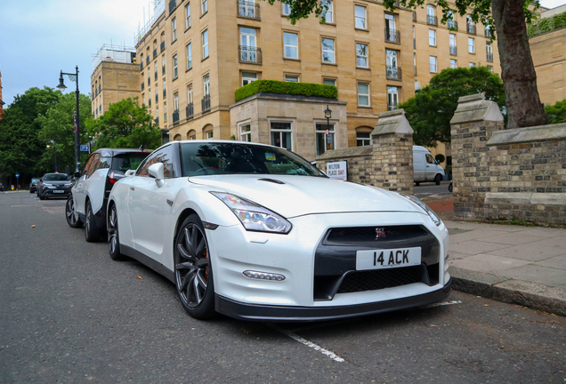 Nissan GT-R 2012