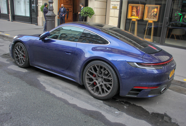 Porsche 992 Carrera 4S