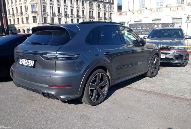 Porsche 9YA Cayenne GTS