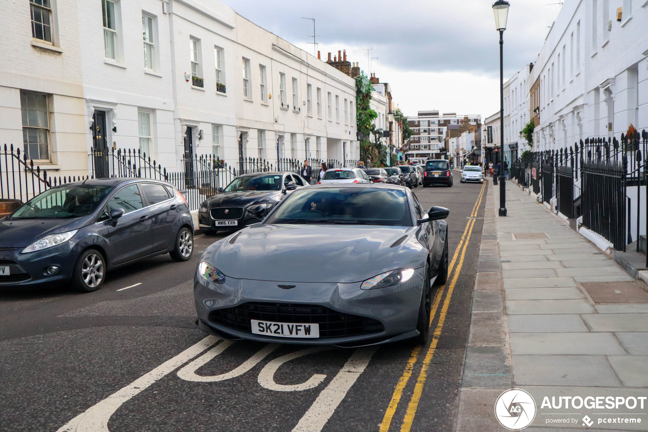 Aston Martin V8 Vantage 2018