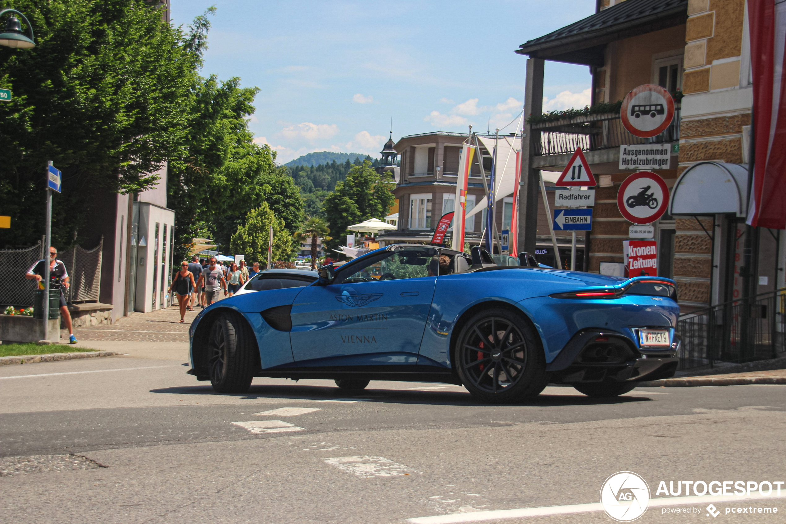 Aston Martin V8 Vantage Roadster 2020