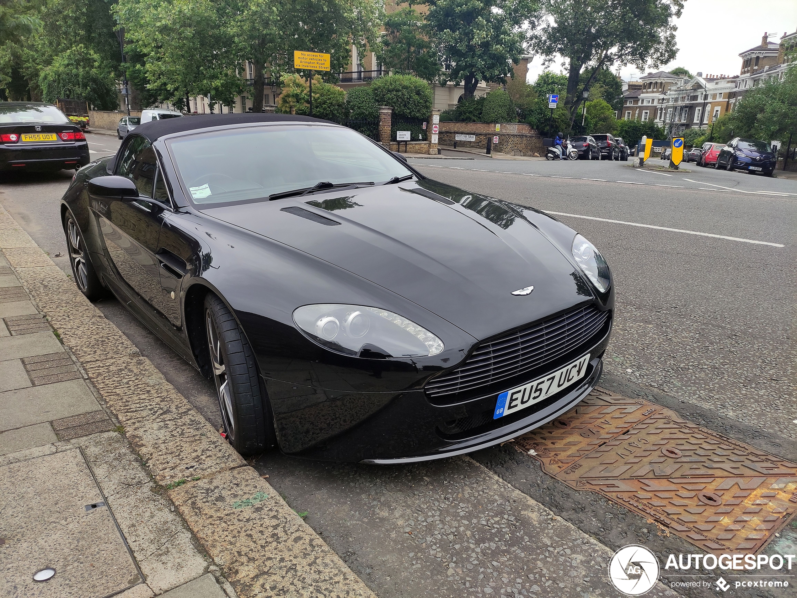 Aston Martin V8 Vantage Roadster