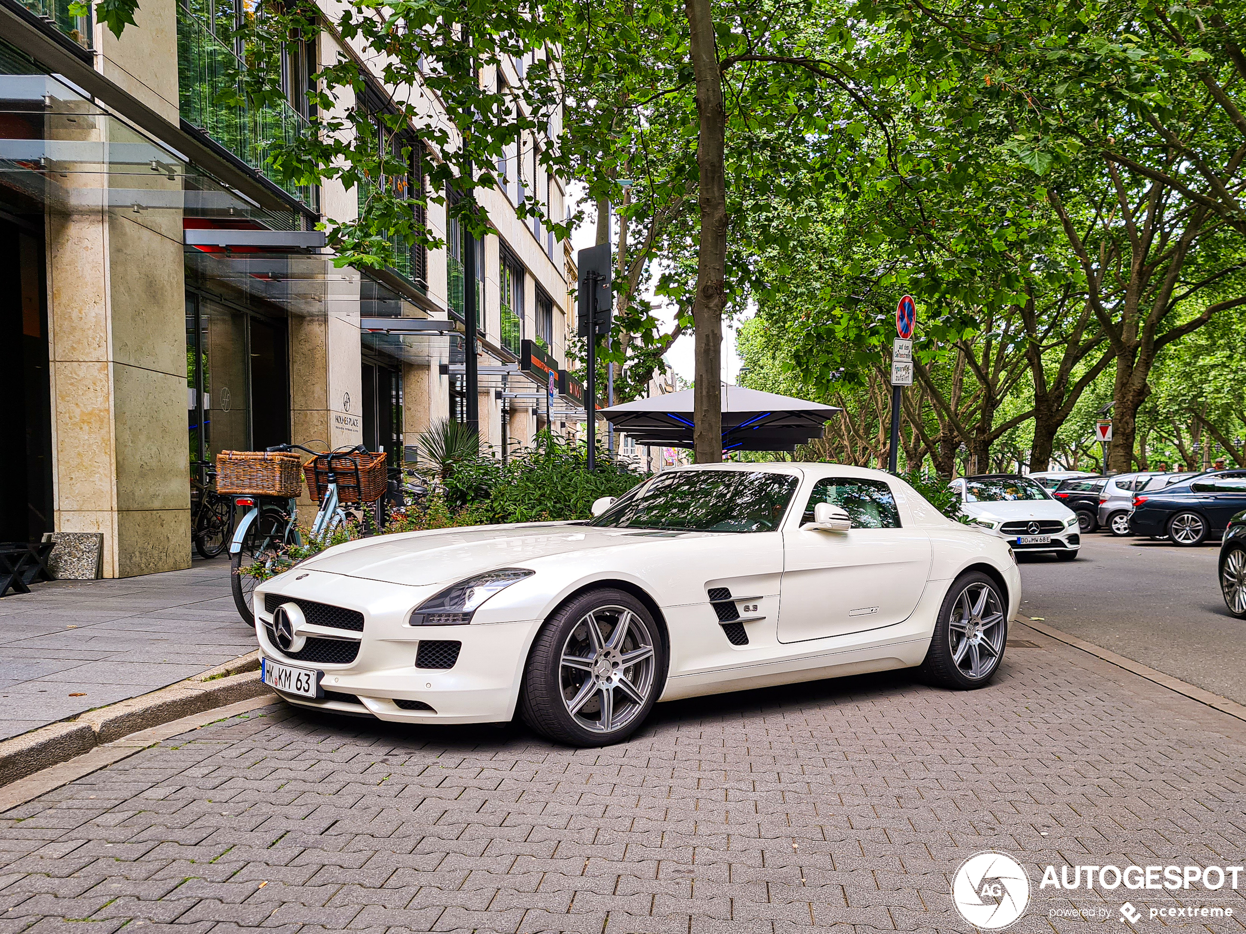 Mercedes-Benz SLS AMG