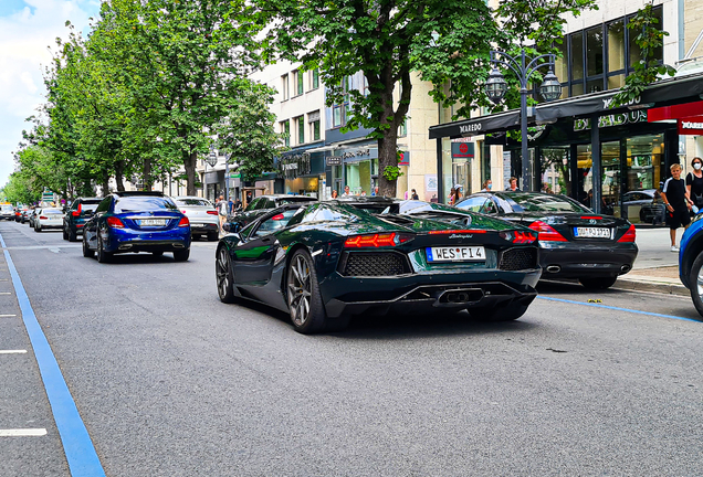 Lamborghini Aventador LP700-4 Roadster