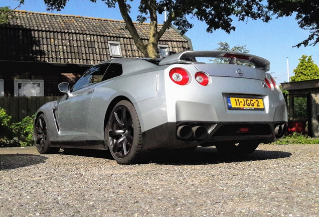 Nissan GT-R