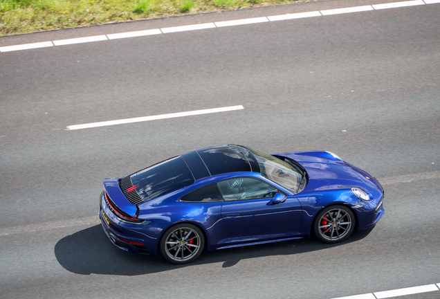 Porsche 992 Carrera 4S