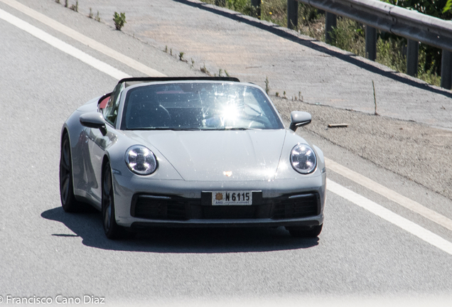 Porsche 992 Carrera 4S Cabriolet