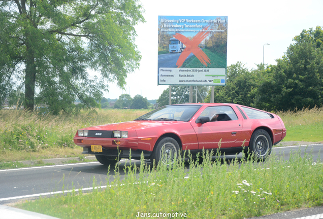 DeLorean DMC-12