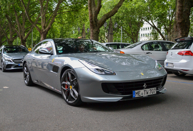 Ferrari GTC4Lusso T