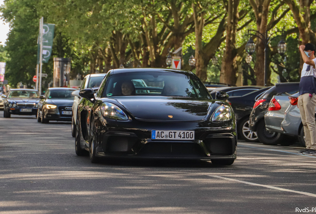 Porsche 718 Cayman GT4