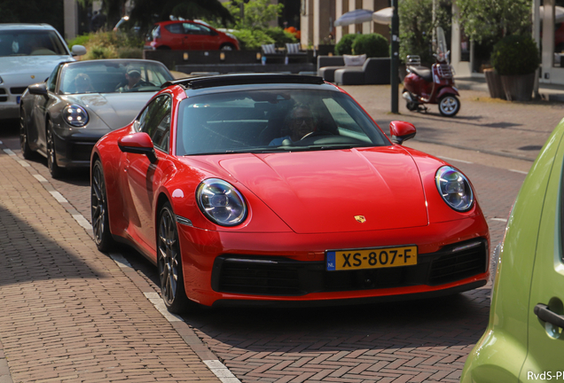 Porsche 992 Carrera 4S