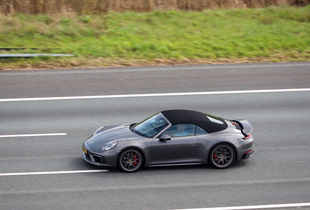 Porsche 992 Carrera 4S Cabriolet