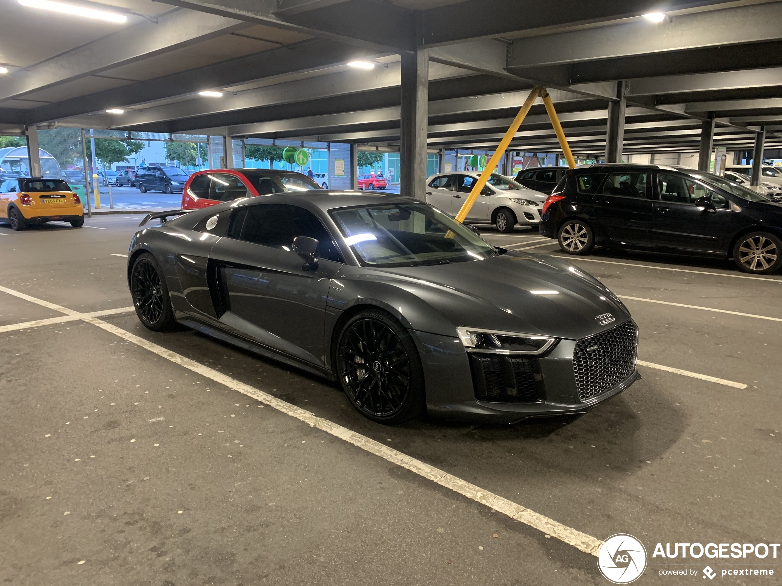 Audi R8 V10 Plus 2015