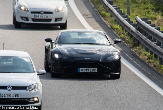 Aston Martin V8 Vantage 2018